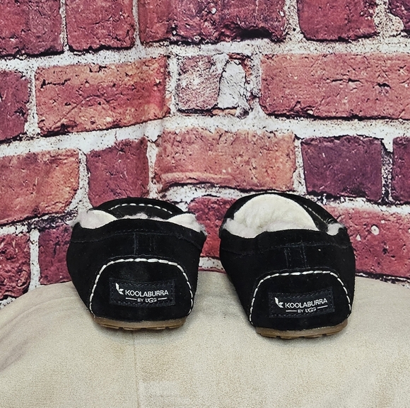 Koolaburra Black and White Cozy Slippers - Picture 5 of 7